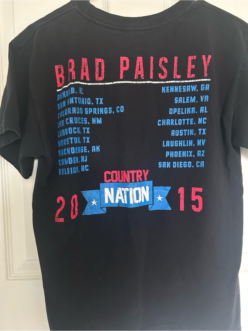 Brad Paisley Concert Tee - Medium Black with Blue Print - Picture 5 of 5